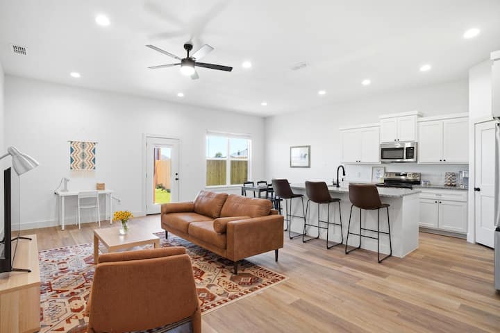 Kitchen and living thumbnail for Brand New Build Wylie East Homestay number 1 in Abilene